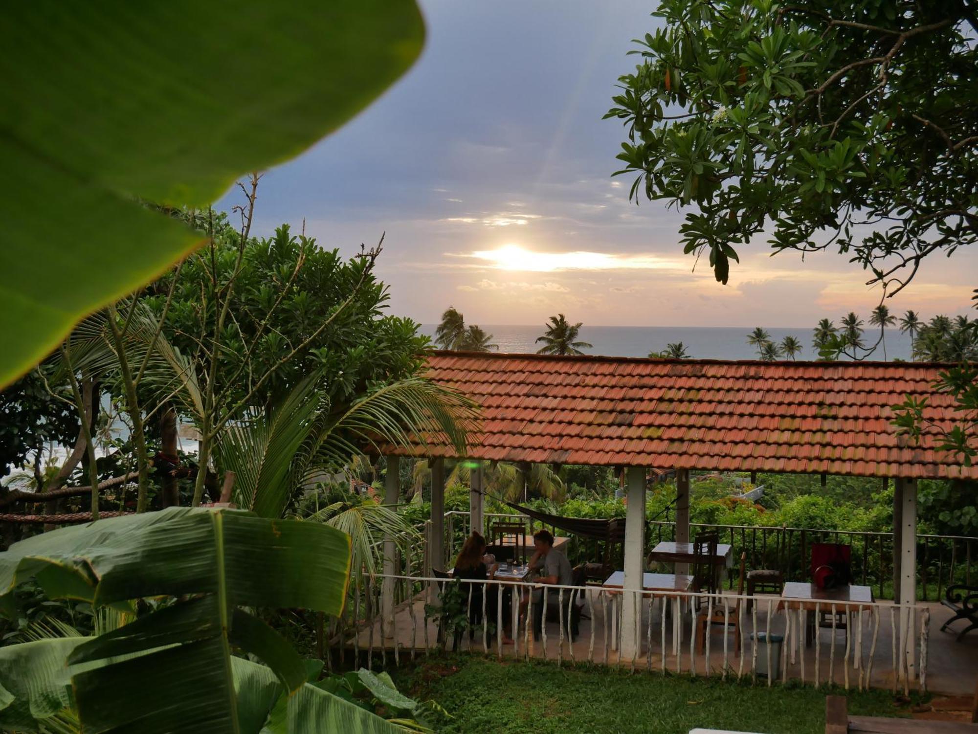 Sky Mountain Cafe With Seaview Weligama Exterior foto