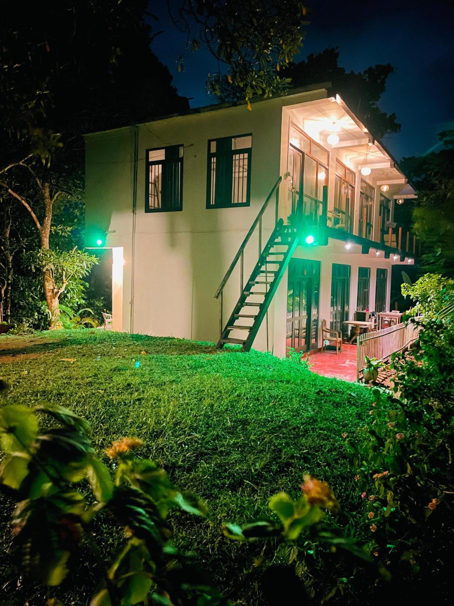 Sky Mountain Cafe With Seaview Weligama Exterior foto